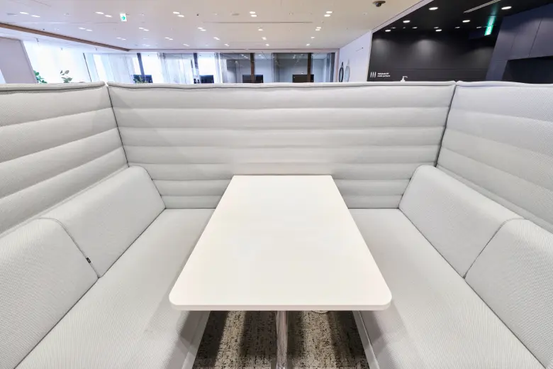 ラウンジ